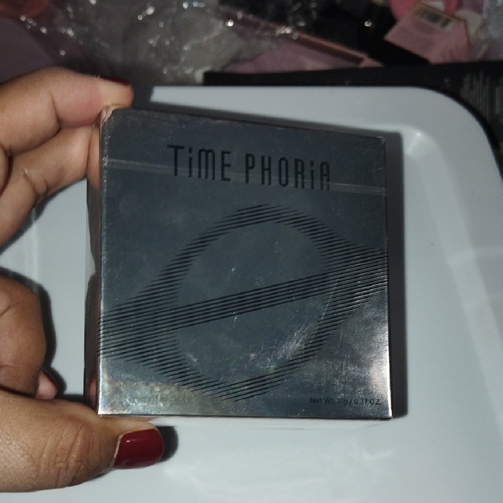 Silver Makeup Foundation